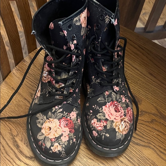 Dr. Martens Shoes - Dr. Martens 11821 Floral Canvas Boots